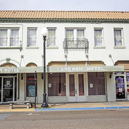 Oyo Historic Cameron Hotel Brownsville I-69E Exterior foto