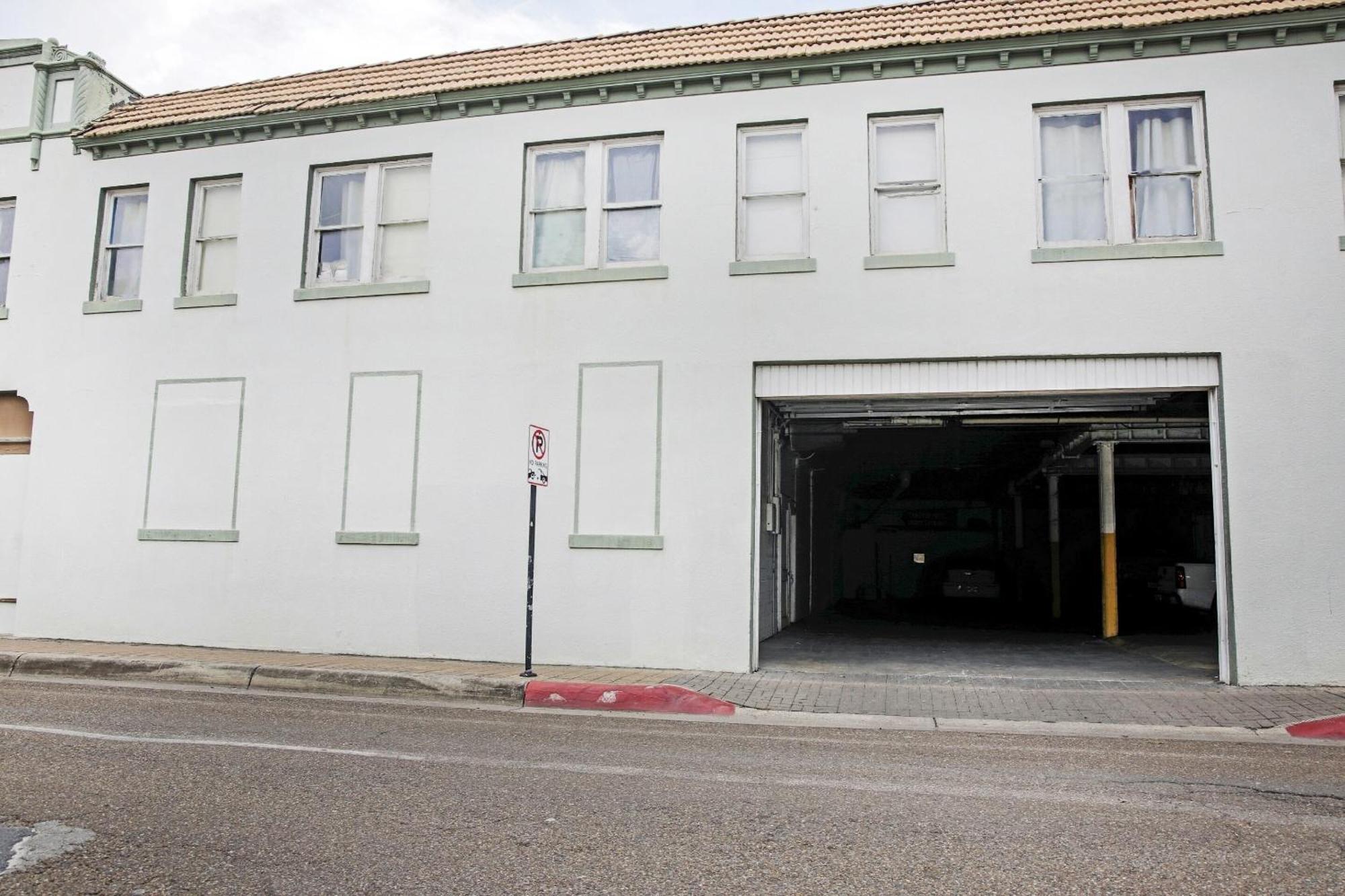 Oyo Historic Cameron Hotel Brownsville I-69E Exterior foto